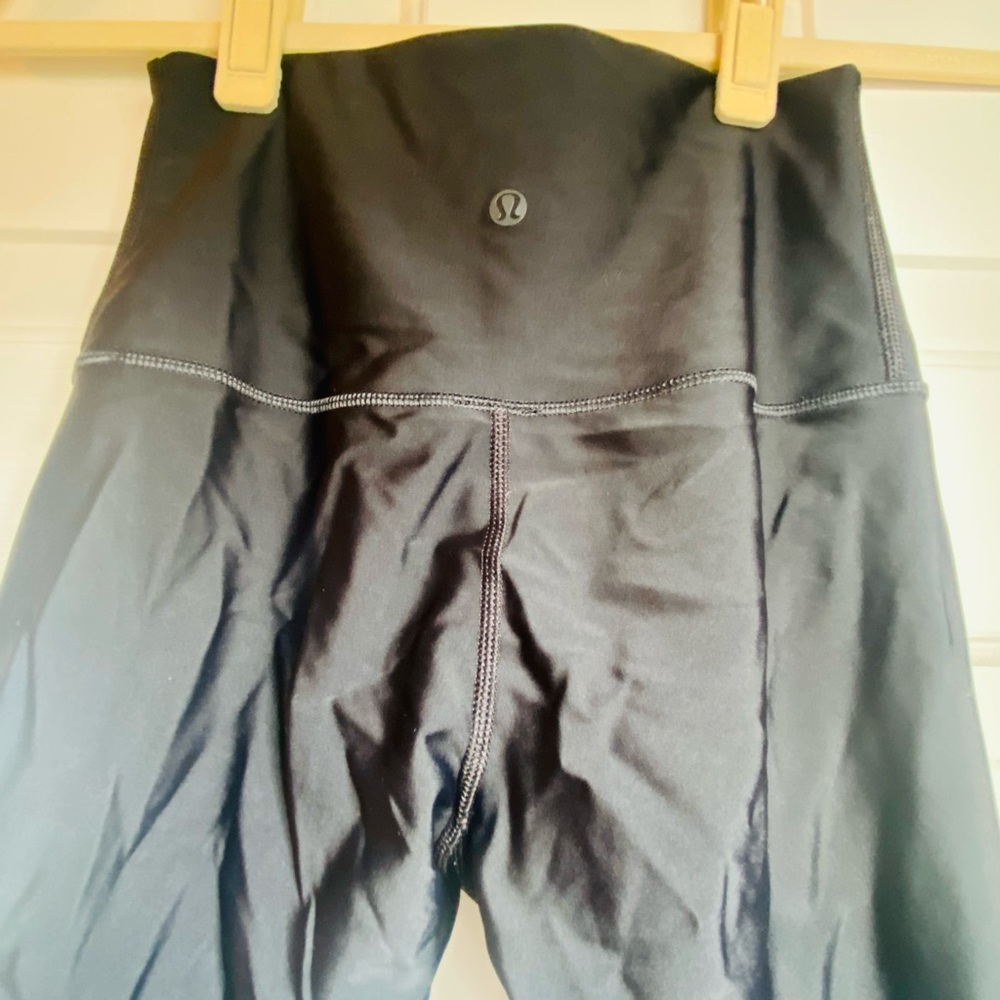 Lululemon unknown size leggings